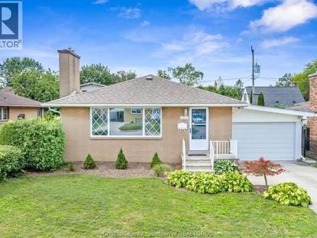 2541 Gail Road, Windsor, ON, N8W 2Z7 house for sale | Listing ID 26022 | Royal LePage