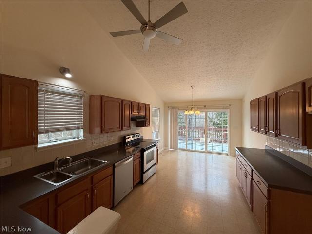 2541 Redtail Court