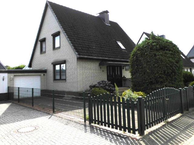 25436 Heidgraben / ruhig gelegenes Einfamilienhaus mit Garage