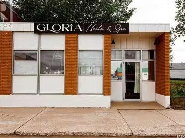 254 Centre Street, Shaunavon, SK, S0N 2M0 commercial for sal.