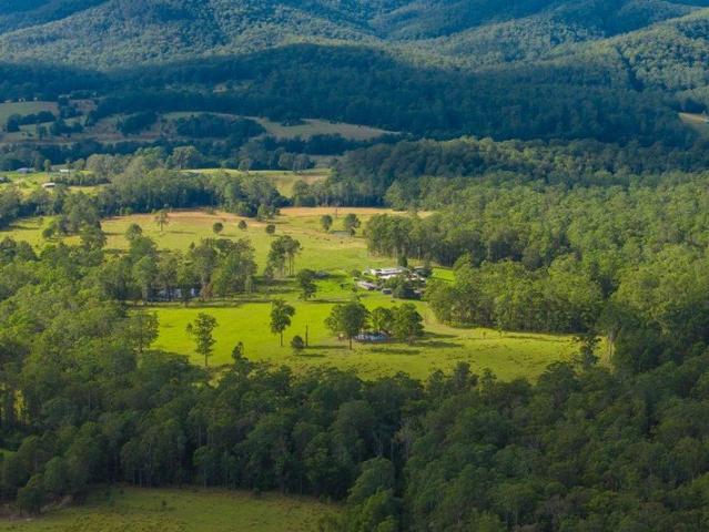 254 ACRE CATTLE PROPERTY, LARGE HOME & 2 S/C STUDIOS