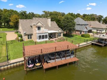 254 Saint Andrews Drive E