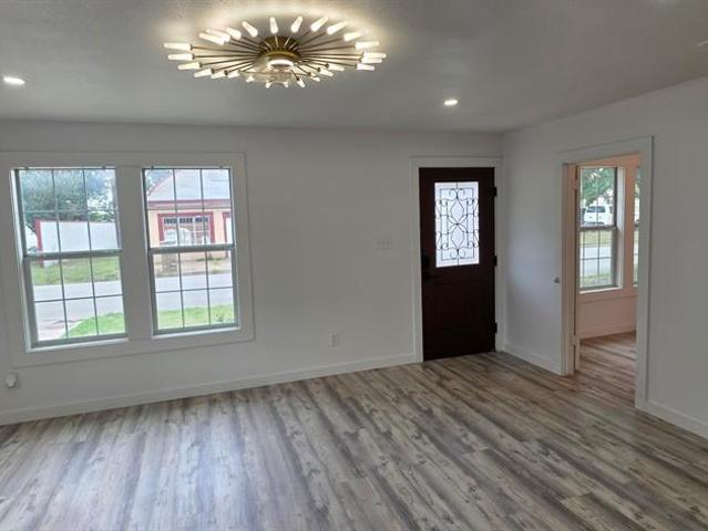 254 W Frey Street