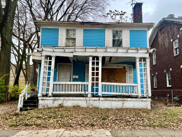 254 W Leafland Avenue