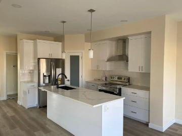 254 Whitehorn Crescent 1