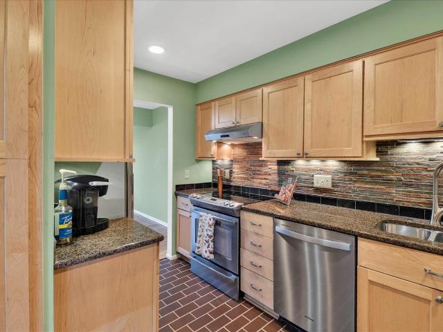 2555 Meade Court