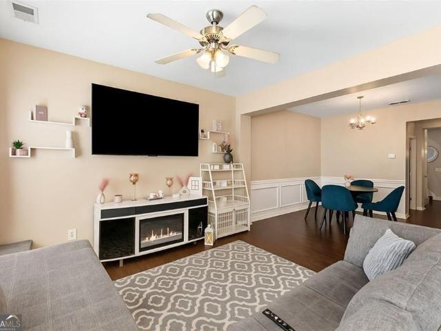 2555 Flat Shoals Road 1604