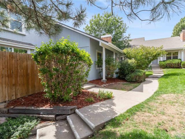 2556 E Easter Avenue