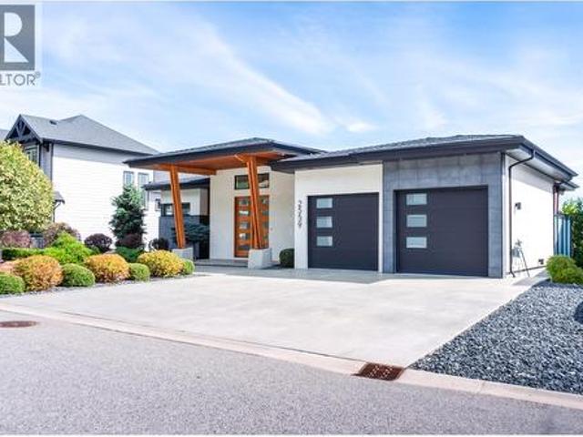 2559 Crown Crest Drive, West Kelowna, BC, V4T 3M6 house for sale | Listing ID 10400 | Royal LePage