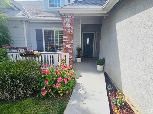 2559 E Fallbrook