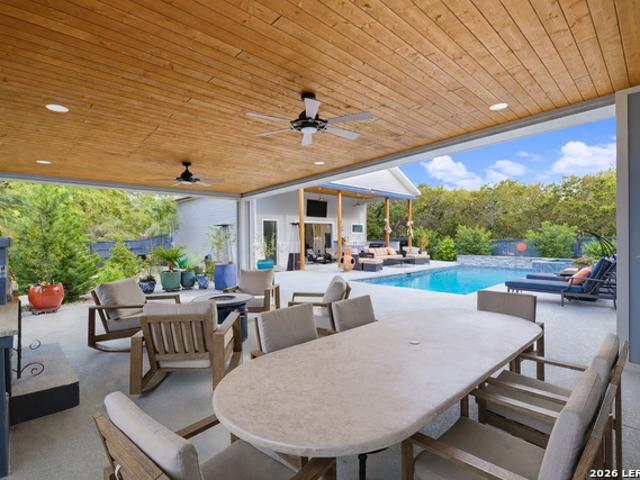 2551 Lakeshore Dr