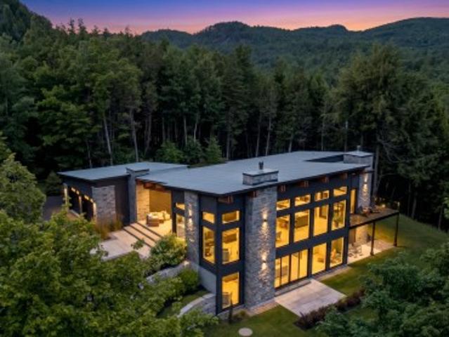 2551Z Ch. De L'Étang, Sainte Adèle, QC, J8B 0G6 Luxury House for sale | Listing ID 14855 | Royal LePage Carriage Trade Luxury Properties