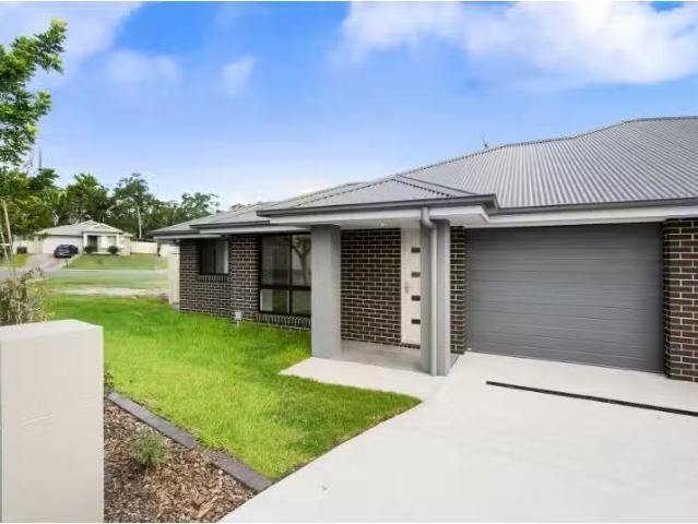 2/55 Belyando Crescent, Blue Haven Townhouse for rent Listed.