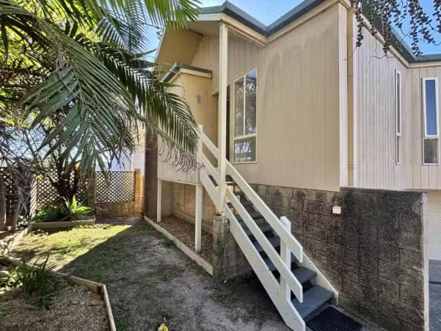 2/55 Blue Gum Avenue, Sandy Beach House for rent Listed by Na.