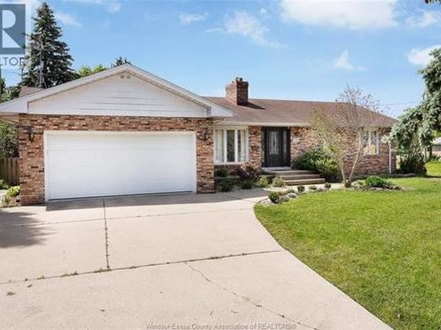255 Fort Street, Amherstburg, ON, N9V 1C1 house for sale | Listing ID 26015 | Royal LePage