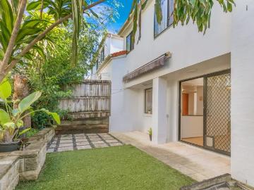 2/55 Jones Road, CARINA HEIGHTS, QLD 4152