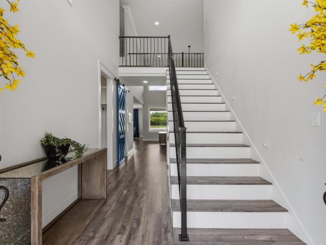 255 lake pointe cv