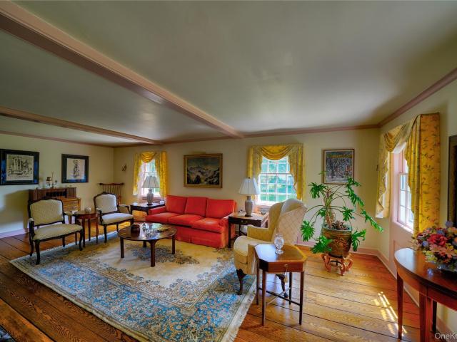 255 Manor Road
