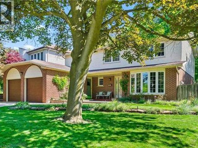 255 Spring Garden Road, Oakville, ON, L6L 5H5 house for sale | Listing ID 40857 | Royal LePage
