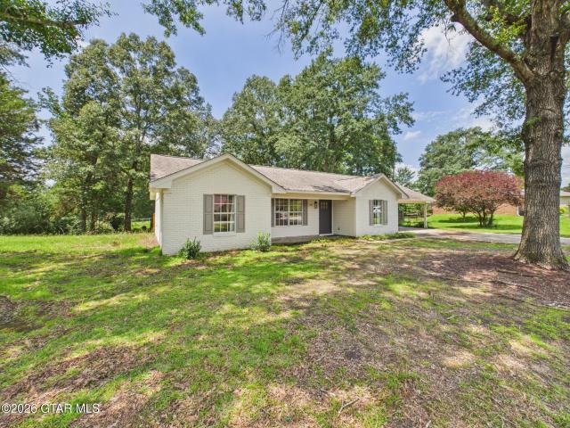 255 Pinecrest
