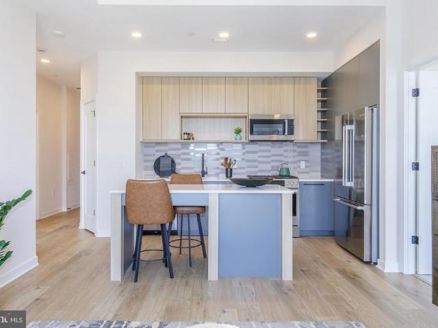 255 W. Falls Station Boulevard # 1004