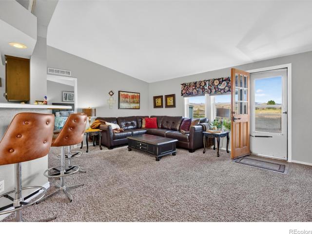 255 Vista Avenue