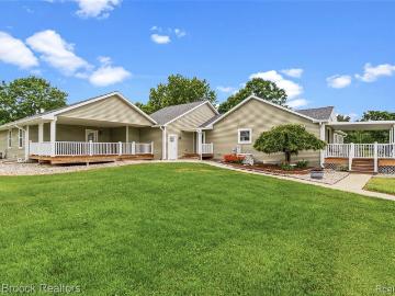 2566 N 5 Mile Road