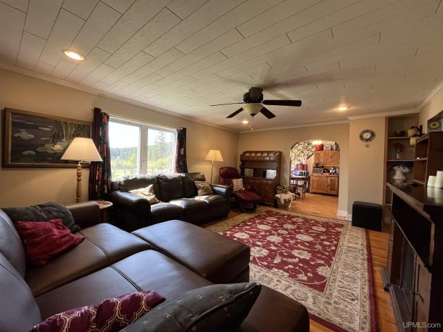 25681 N Laird Heights Road