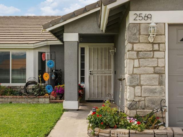 2569 W Plaza Serena Drive