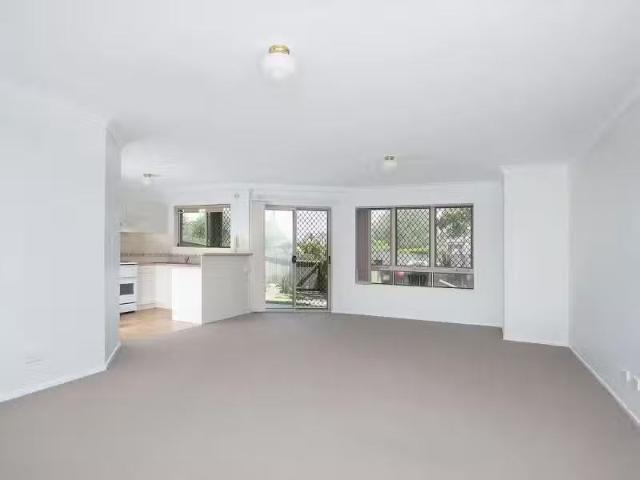 2/560 Old Cleveland Road, CAMP HILL, QLD 4152 Unit for Rent