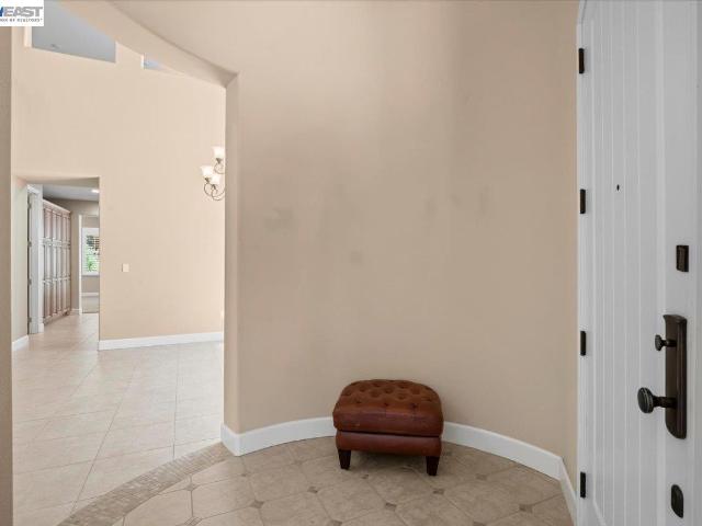 2560 Calabria Ct
