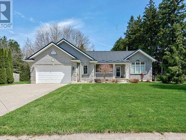 256 Boyce Street, Perth South Sebringville, ON, N0K 1X0 house for sale | Listing ID X13057 | Royal LePage