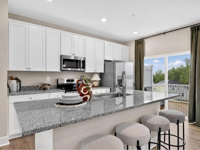 256 Gravenstein Lane # HS 80