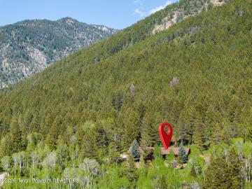 256 Pierce Ln, Etna, WY 83118 | MLS #26 834