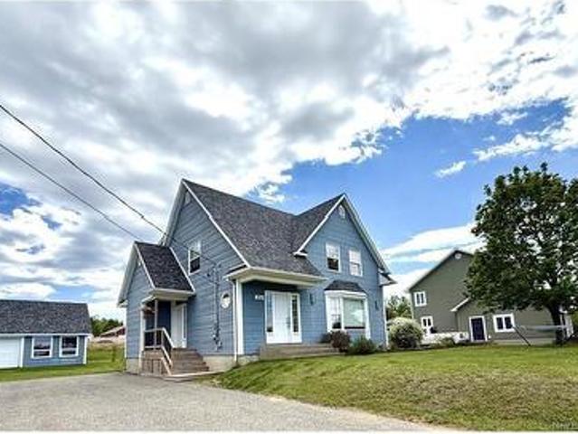 256 Rue Foulem, Caraquet, NB, E1W 1A4 house for sale | Listing ID NB141752 | Royal LePage
