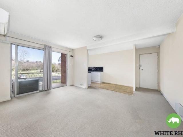 2/56 Trinculo Place, Queanbeyan