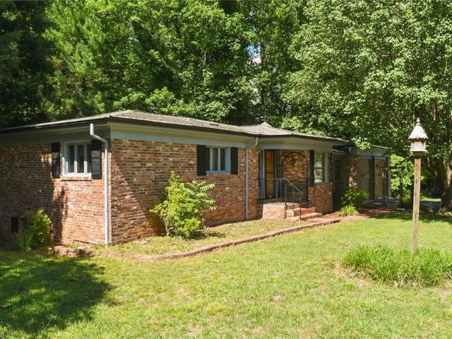2575 Country Club Road
