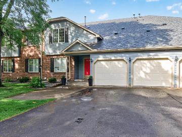 2576 Moundsview Drive # 7