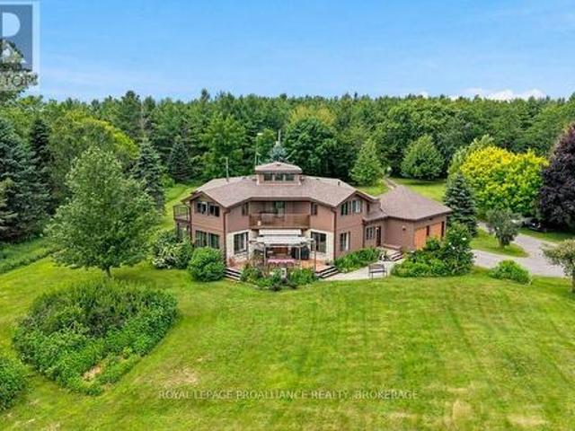 2576 Howe Island Drive, Frontenac Islands Howe Island, ON, K7G 2V6 Luxury House for sale | Listing ID X13534 | Royal LePage Carriage Trade Luxury Properties