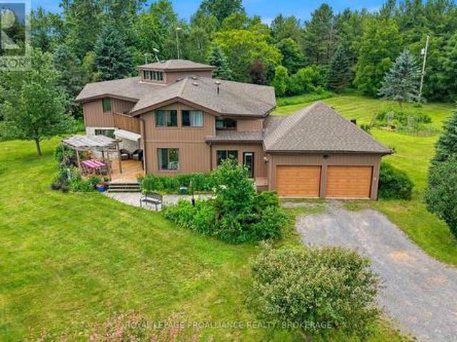 2576 Howe Island Drive, Frontenac Islands Howe Island, ON, K7G 2V6 Luxury House for sale | Listing ID X13772 | Royal LePage Carriage Trade Luxury Properties