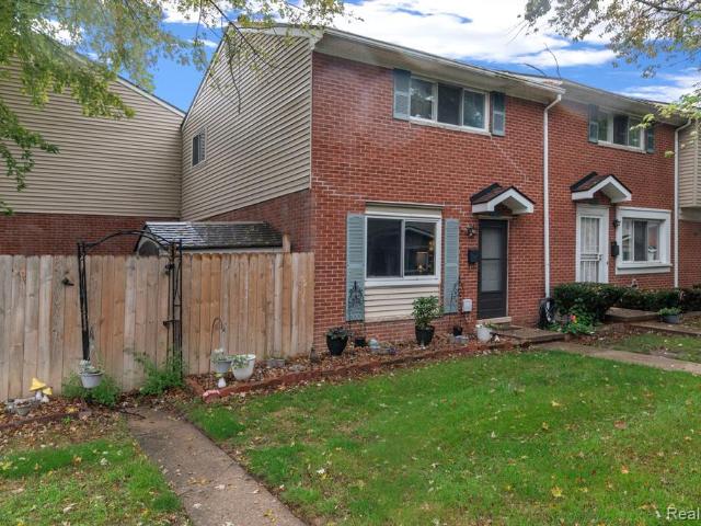 25794 Cambridge Court