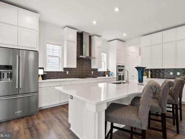 25707 House Martin Lane