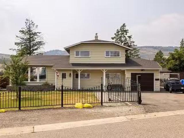 2571 Pineridge Place, West Kelowna, BC, V4T 2J7 house for sa.