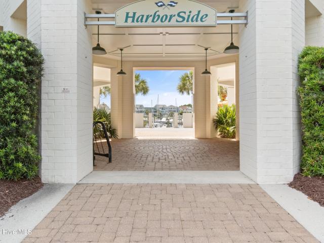 2571 St James Drive SE # 305