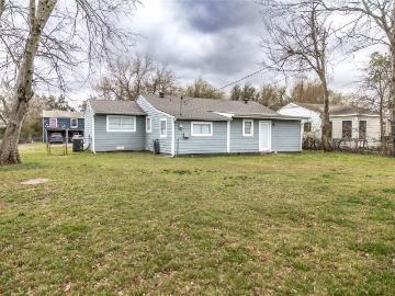 257 Graham Ave, Bonham, TX 75418 | MLS #21201