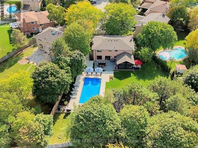 2585 Kenna Court, Mississauga, ON, L5K 2K4 house for sale | Listing ID W13855 | Royal LePage