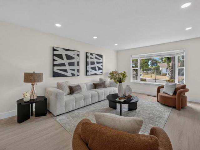 2589 Royal Ann Court
