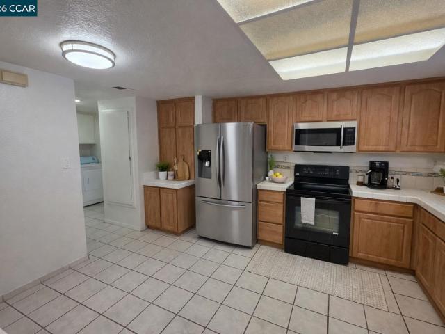 2581 El Portal Dr C