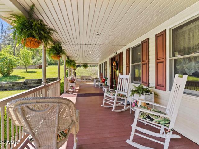 2582 middle road
