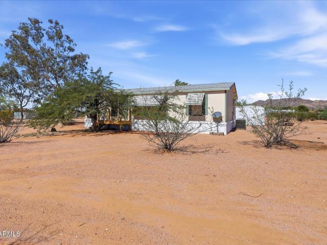 2582 W Smoketree Street